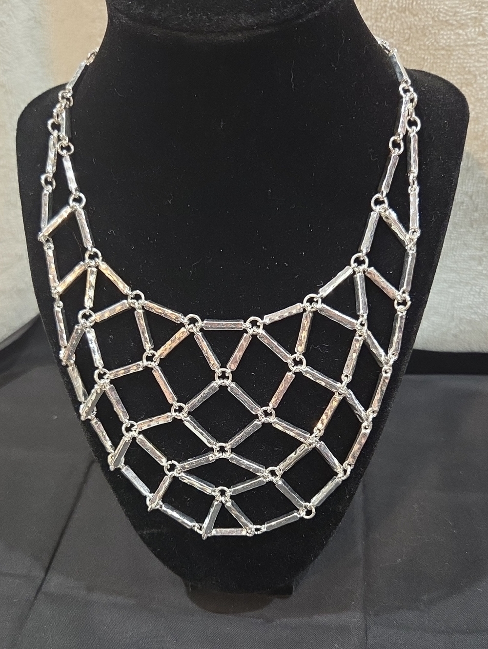 PREMIER DESIGNS "SHORELINE" BIB NECKLACE